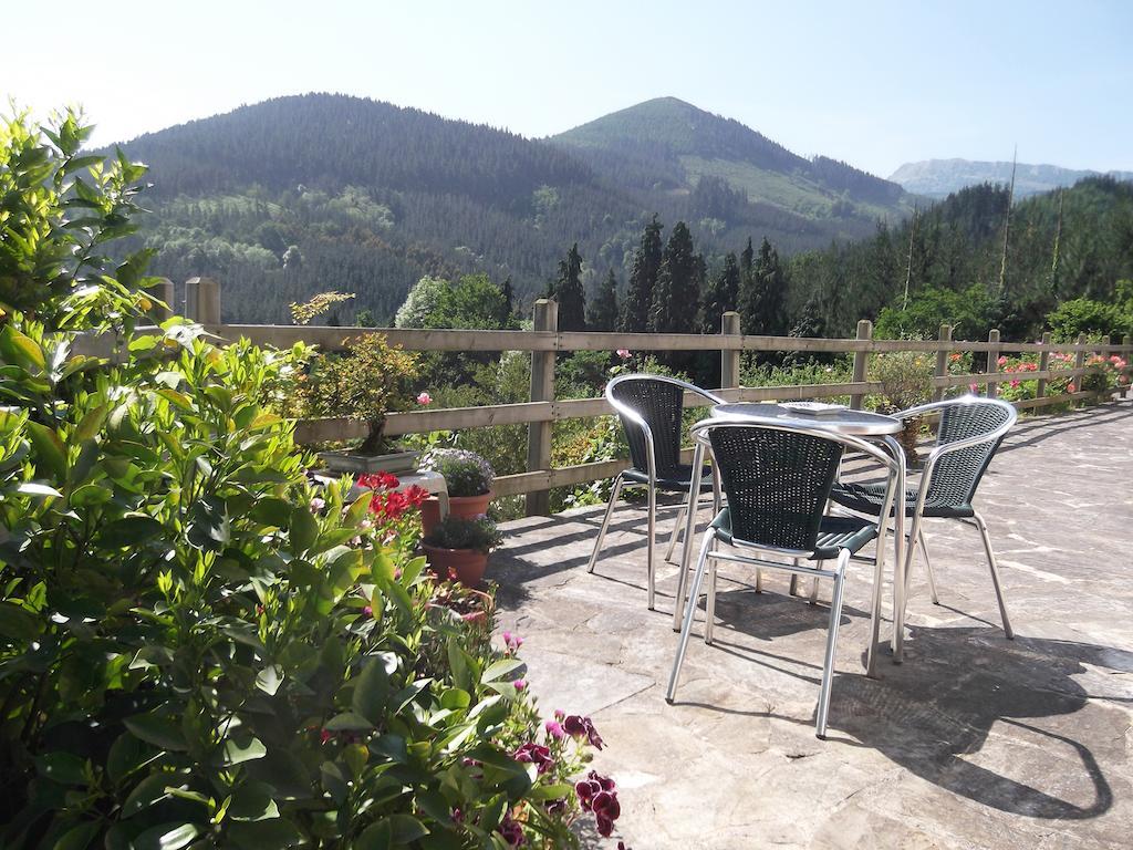 Casa Rural Madariaga Hotel Artea Buitenkant foto