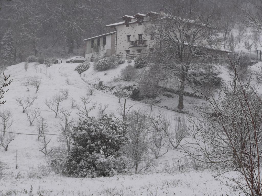 Casa Rural Madariaga Hotel Artea Buitenkant foto